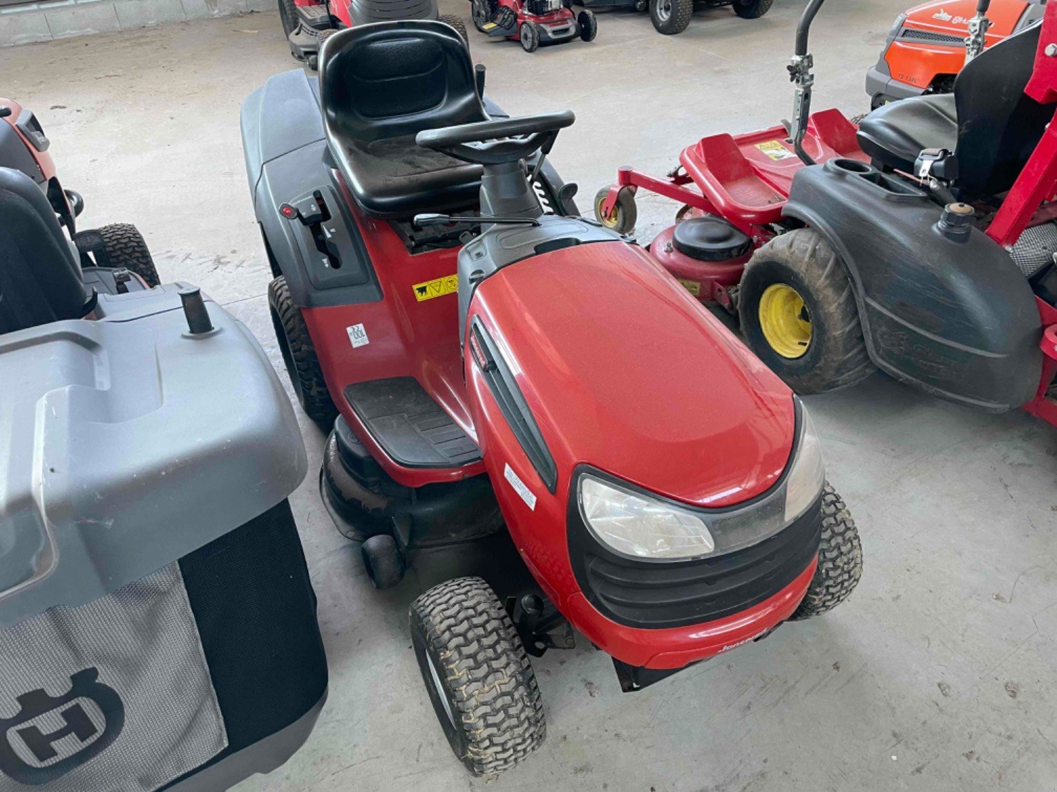 Aufsitzmäher του τύπου Jonsered Tondeuse autoportée LT2317CMA Jonsered, Gebrauchtmaschine σε LA SOUTERRAINE (Φωτογραφία 1)