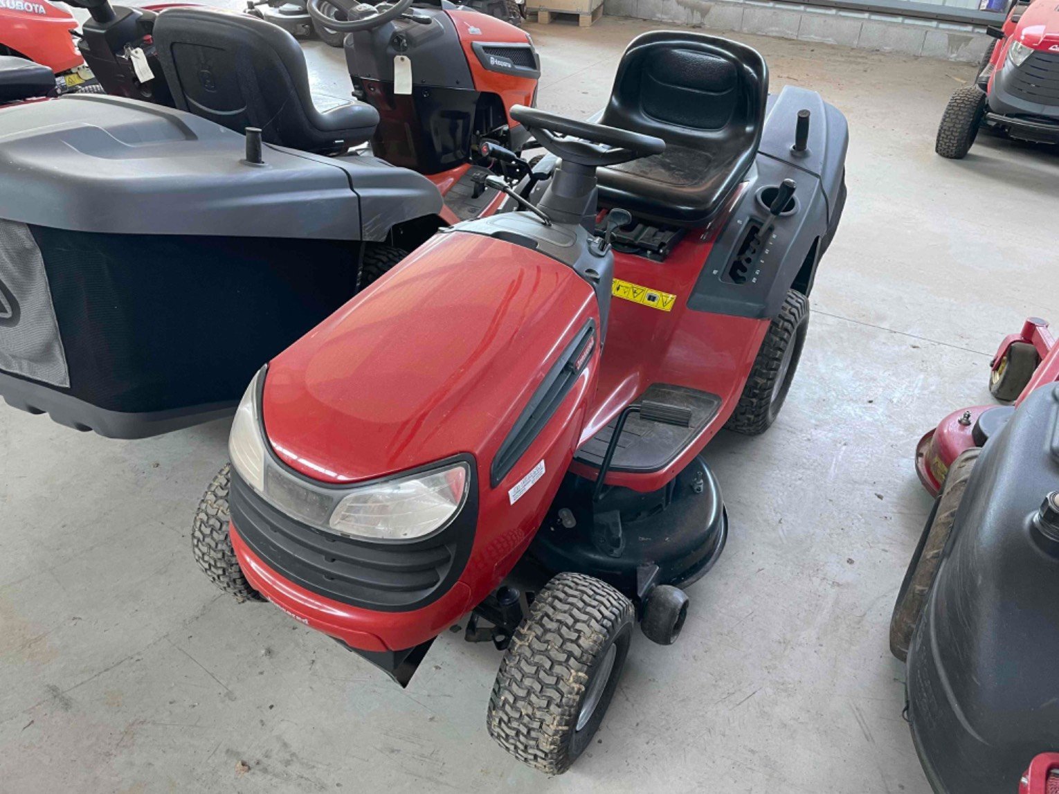 Aufsitzmäher του τύπου Jonsered Tondeuse autoportée LT2317CMA Jonsered, Gebrauchtmaschine σε LA SOUTERRAINE (Φωτογραφία 2)