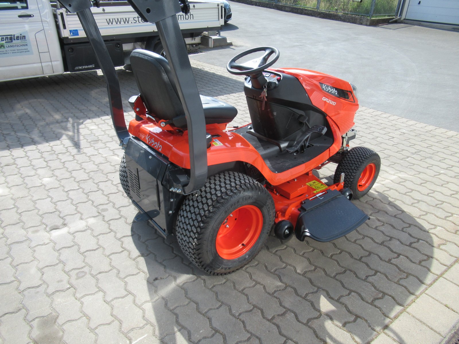 Aufsitzmäher des Typs Kubota GR 2120 S, Neumaschine in Waischenfeld (Bild 6)