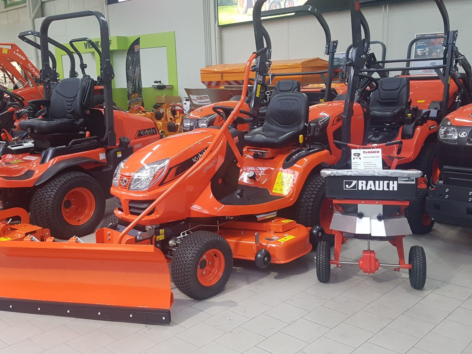 Aufsitzmäher типа Kubota GR2120S incl Schneeschild, Neumaschine в Olpe (Фотография 1)