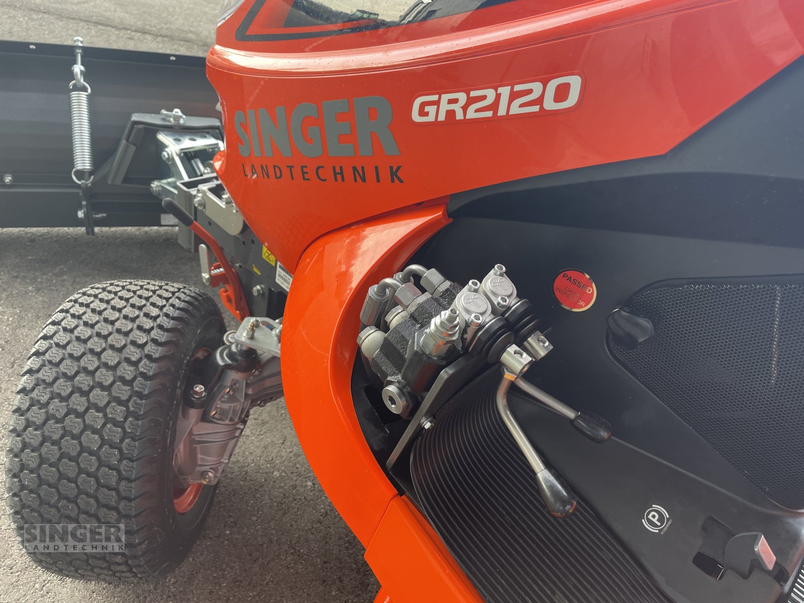 Aufsitzmäher des Typs Kubota Kubota GR2120 mit Schneeschild hydraulisch, Winterdienst, Neumaschine in Biessenhofen (Bild 5)