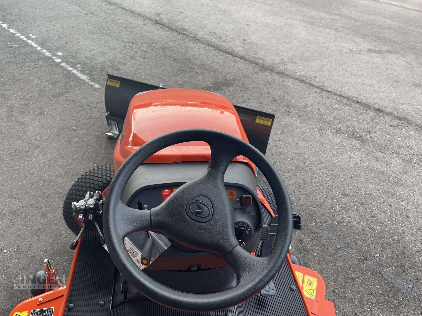 Aufsitzmäher des Typs Kubota Kubota GR2120 mit Schneeschild hydraulisch, Winterdienst, Neumaschine in Biessenhofen (Bild 6)