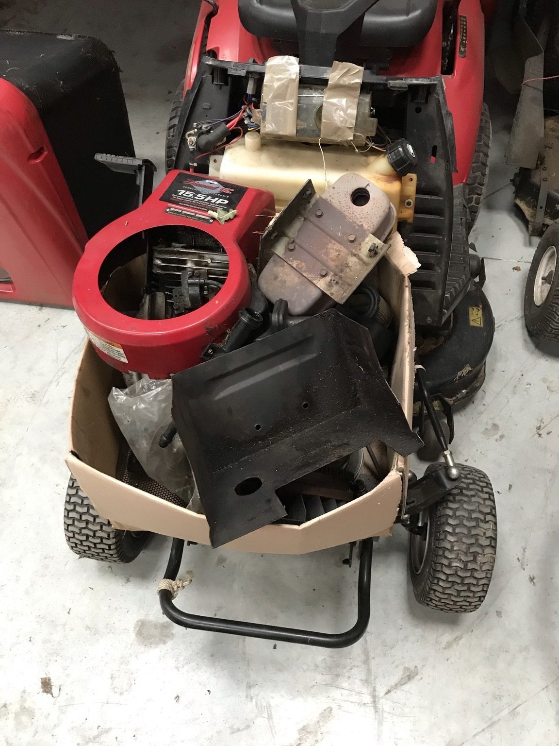 Aufsitzmäher del tipo Kuhn Tondeuse autoportée 15.5/102 Hydro Kuhn, Gebrauchtmaschine In LA SOUTERRAINE (Immagine 2)