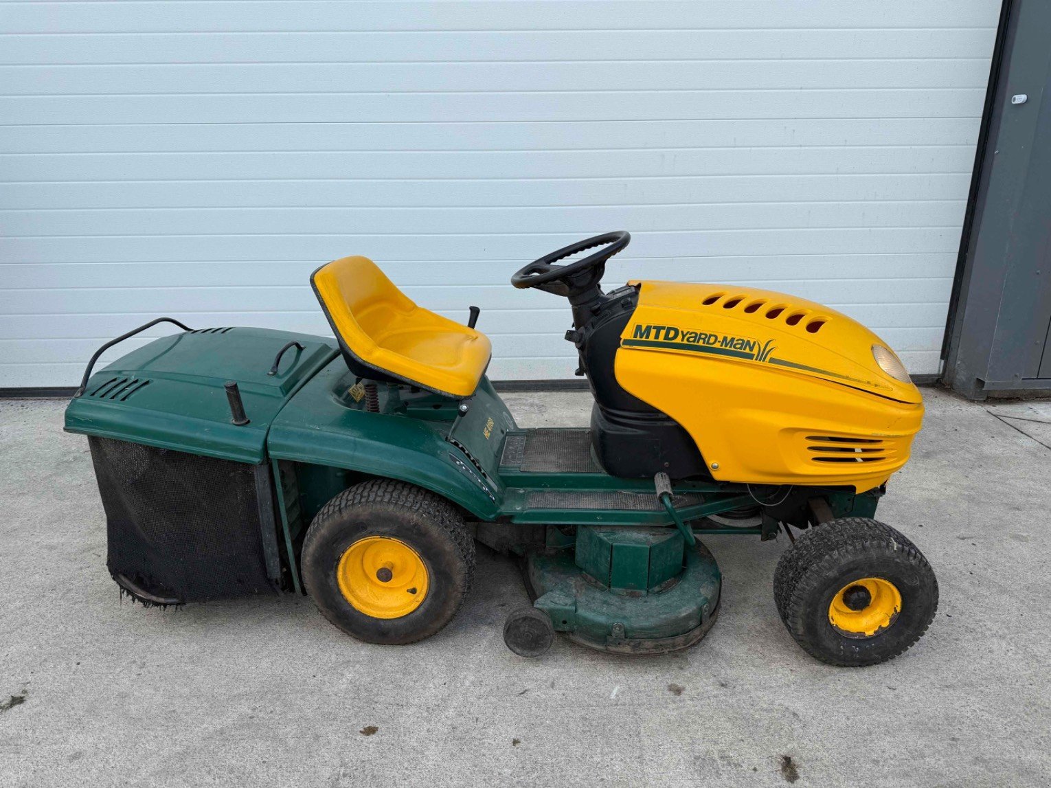 Aufsitzmäher Türe ait MTD-Motorgeräte Tondeuse autoportée HE 4160 MTD, Gebrauchtmaschine içinde LA SOUTERRAINE (resim 7)