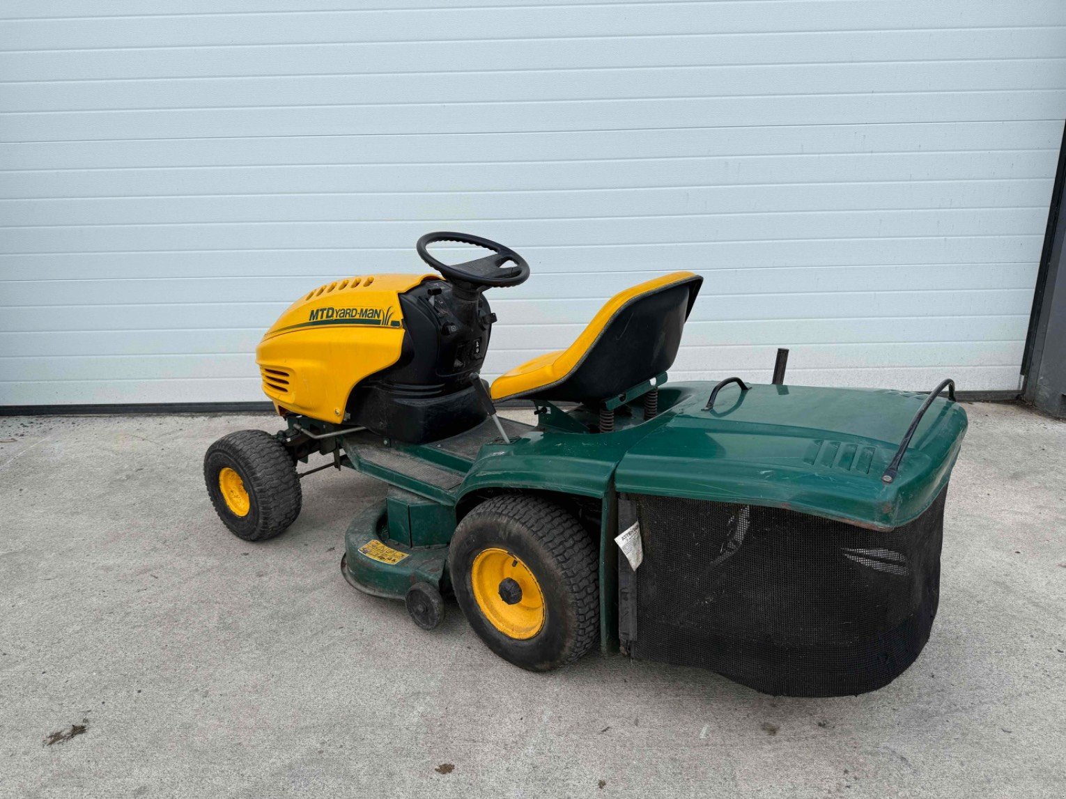 Aufsitzmäher Türe ait MTD-Motorgeräte Tondeuse autoportée HE 4160 MTD, Gebrauchtmaschine içinde LA SOUTERRAINE (resim 3)