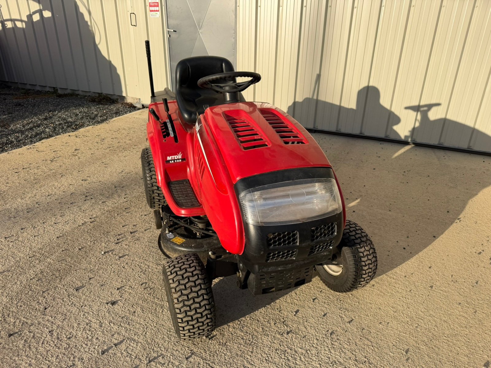 Aufsitzmäher типа MTD-Motorgeräte Tondeuse autoportée LE135 MTD, Gebrauchtmaschine в LA SOUTERRAINE (Фотография 3)