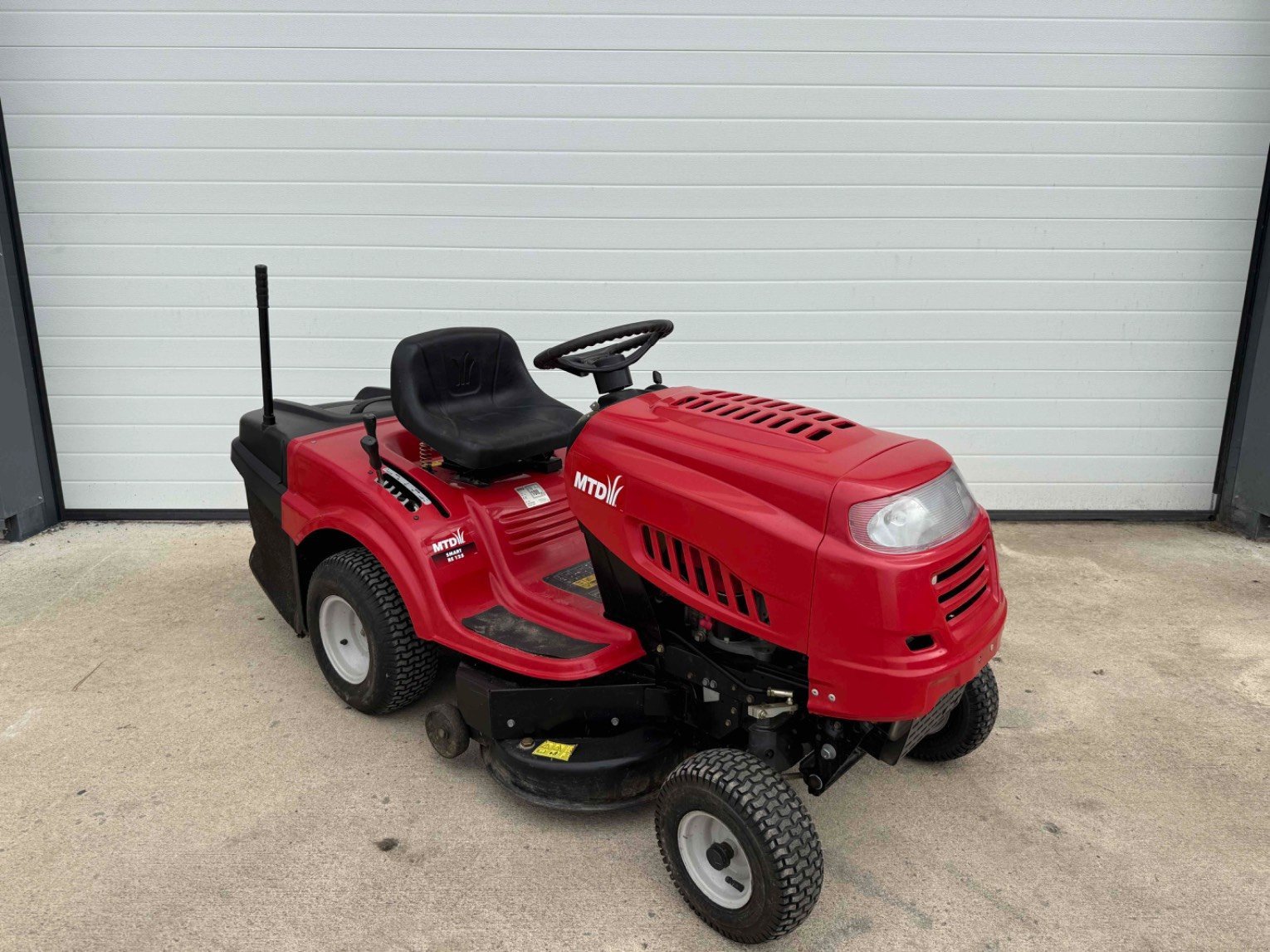 Aufsitzmäher του τύπου MTD-Motorgeräte Tondeuse autoportée SMART RE 125 MTD, Gebrauchtmaschine σε LA SOUTERRAINE (Φωτογραφία 8)