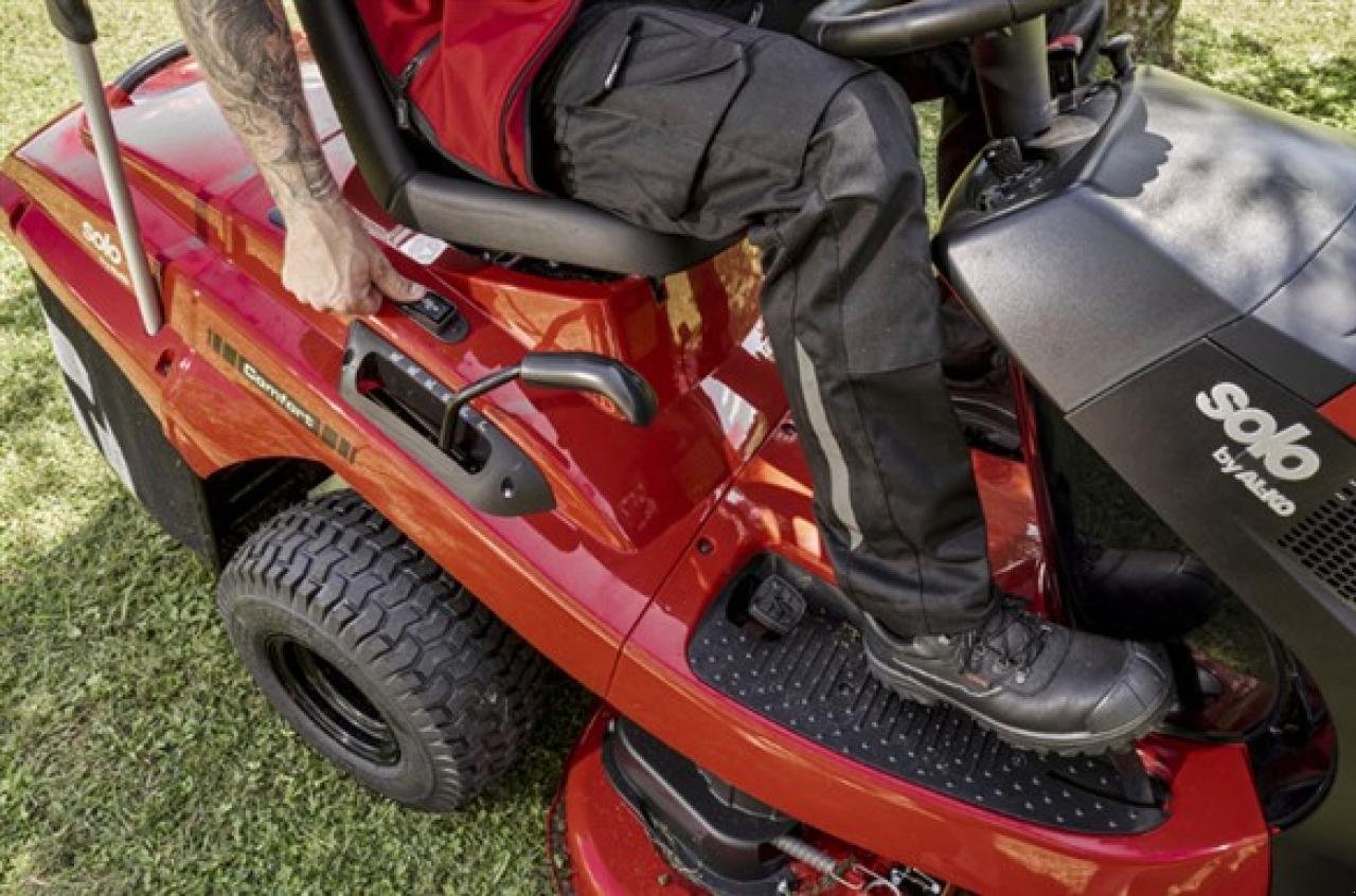 Aufsitzmäher des Typs Solo T15-93.3 HD-A, Neumaschine in Hartkirchen (Bild 3)