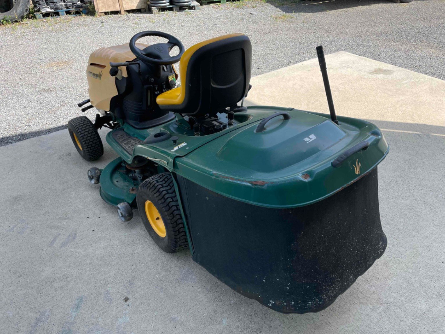Aufsitzmäher Türe ait Sonstige Tondeuse autoportée HN5220K Yard Man, Gebrauchtmaschine içinde LA SOUTERRAINE (resim 2)