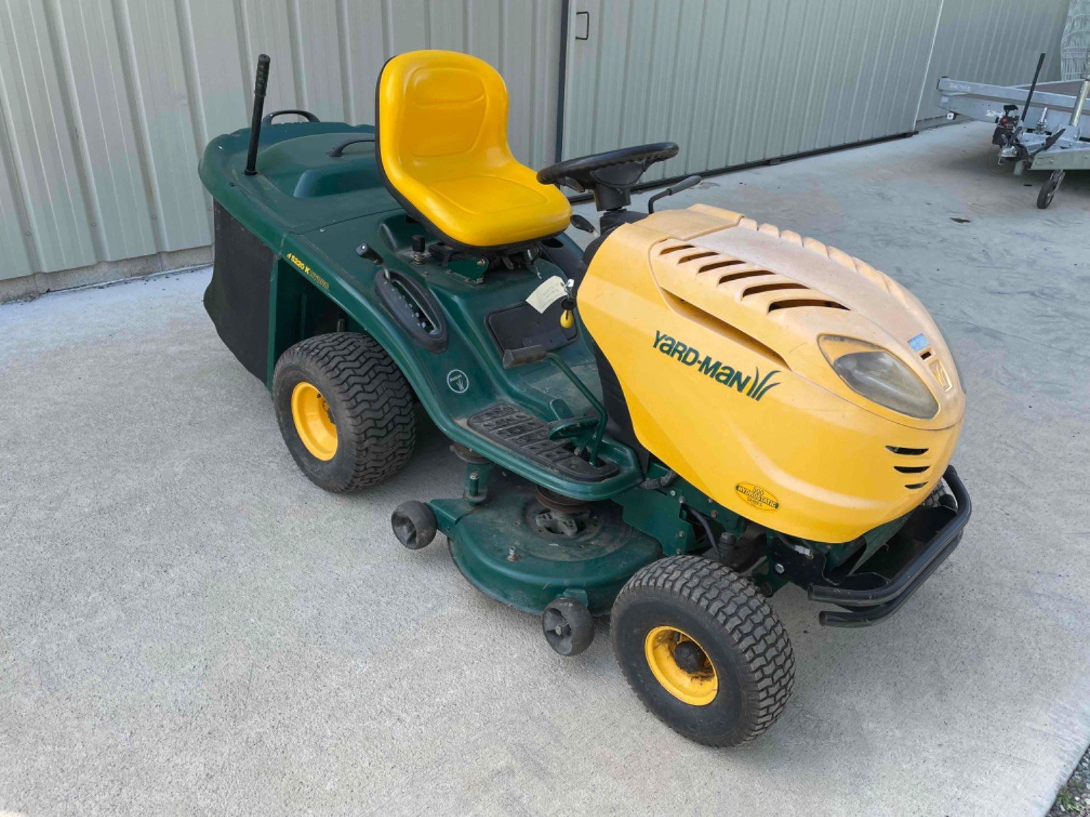 Aufsitzmäher του τύπου Sonstige Tondeuse autoportée HN5220K Yard Man, Gebrauchtmaschine σε LA SOUTERRAINE (Φωτογραφία 1)
