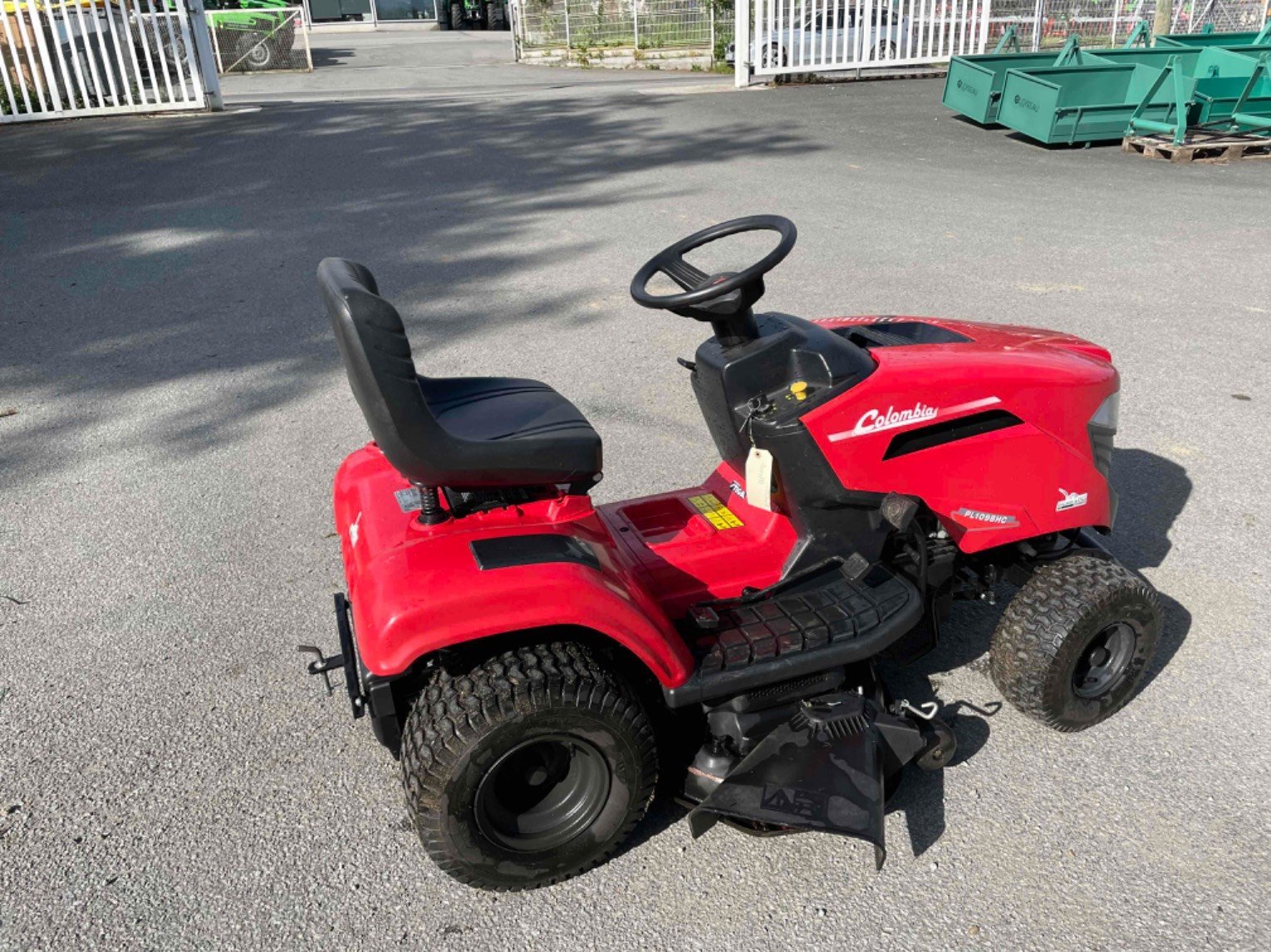Aufsitzmäher a típus Sonstige Tondeuse autoportée PL1098HC Colombia, Gebrauchtmaschine ekkor: LA SOUTERRAINE (Kép 4)
