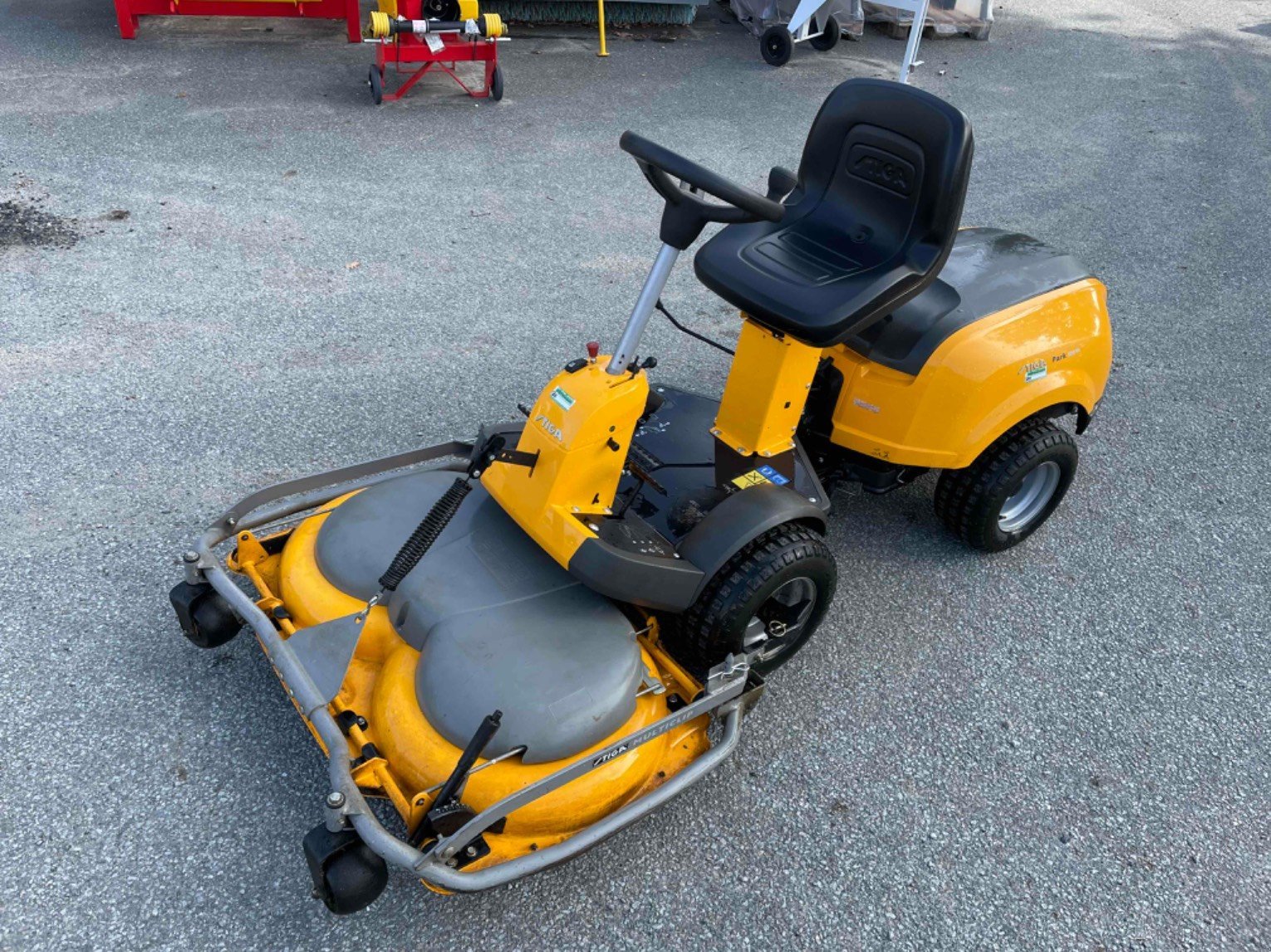 Aufsitzmäher του τύπου Stiga Tondeuse autoportée PARK320W Stiga, Gebrauchtmaschine σε LA SOUTERRAINE (Φωτογραφία 4)