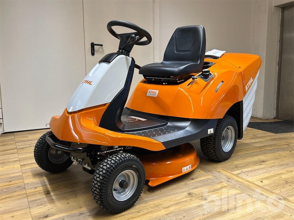 Aufsitzmäher типа Stihl RT 4082, Gebrauchtmaschine в Düsseldorf (Фотография 1)