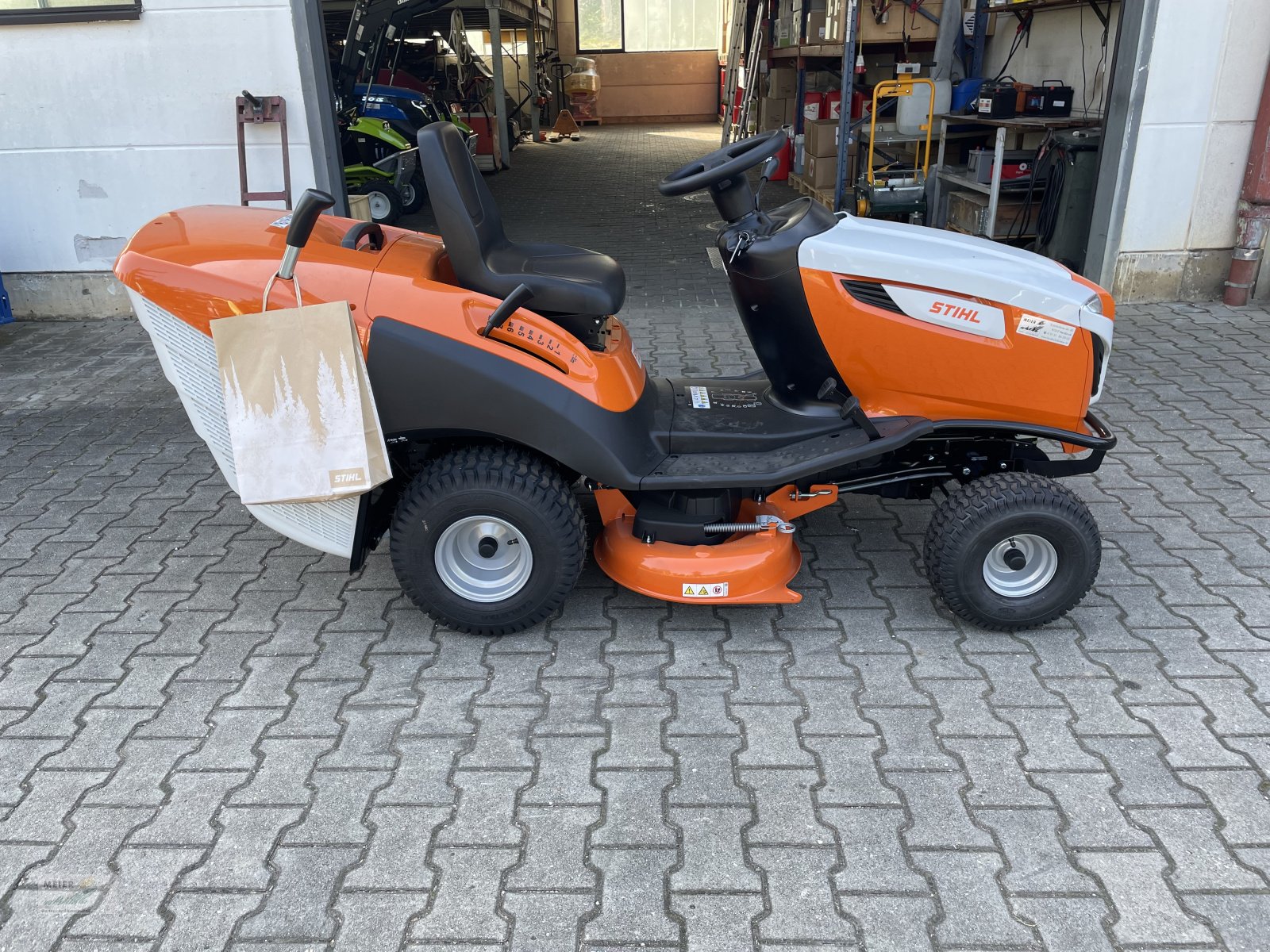 Aufsitzmäher a típus Stihl RT 5097 Z, Neumaschine ekkor: Hersbruck (Kép 2)