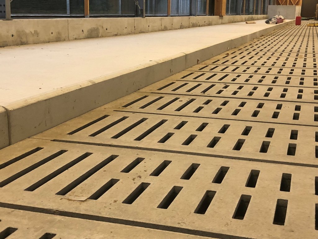 Aufstallung tipa Müller Barrenmauer-Kotschwellen, Neumaschine u Neuburg a. d. Kammel (Slika 2)