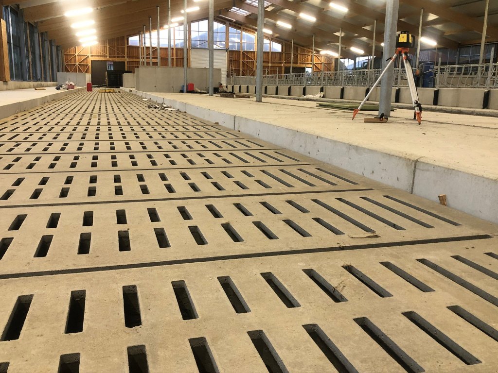 Aufstallung tipa Müller Barrenmauer-Kotschwellen, Neumaschine u Neuburg a. d. Kammel (Slika 4)