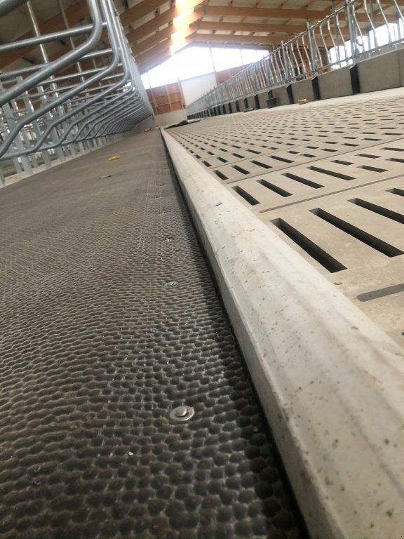 Aufstallung tipa Müller Barrenmauer-Kotschwellen, Neumaschine u Neuburg a. d. Kammel (Slika 5)