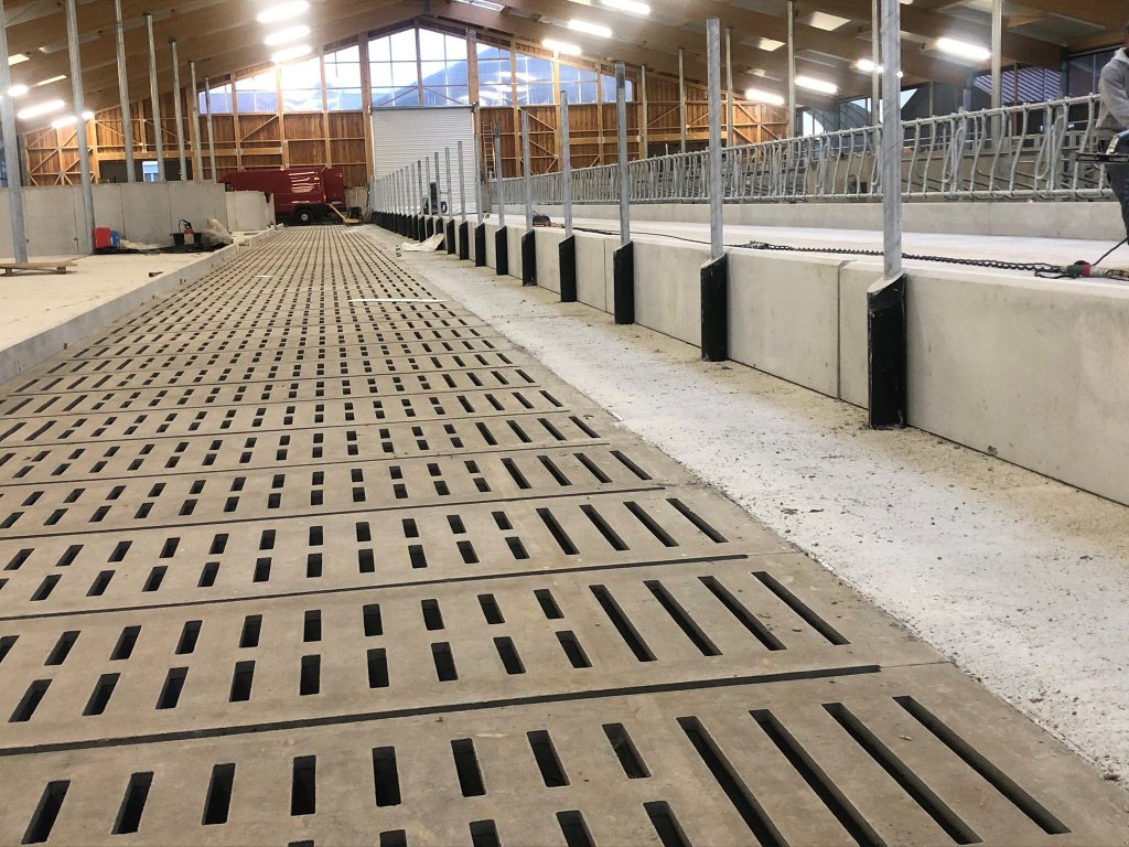 Aufstallung tipa Müller Barrenmauer-Kotschwellen, Neumaschine u Neuburg a. d. Kammel (Slika 12)