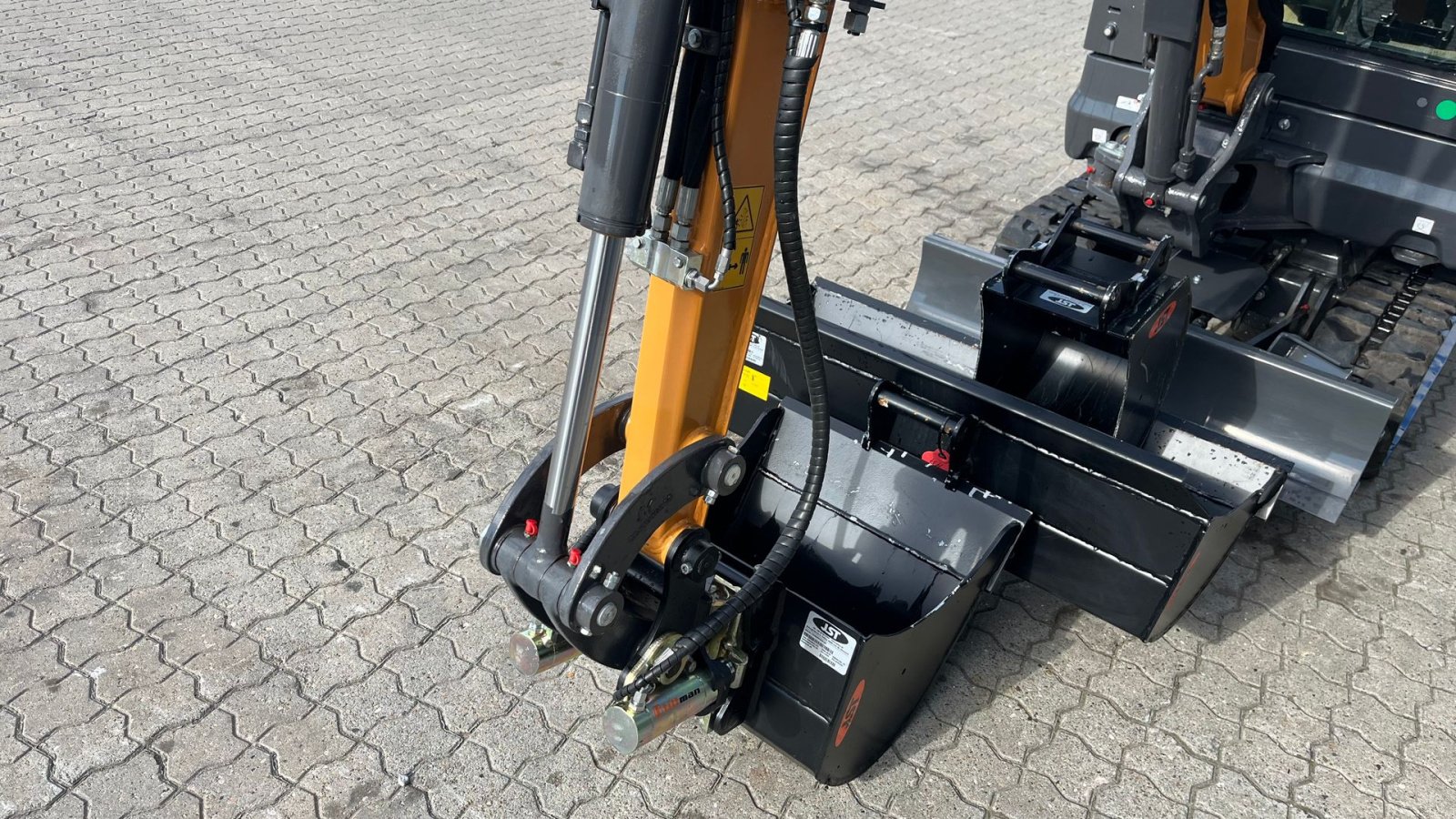 Bagger a típus Case IH CX19D Fabriksny! monteret med tiltman med hydraulisk s30 og JST skovle., Gebrauchtmaschine ekkor: Rønnede (Kép 4)