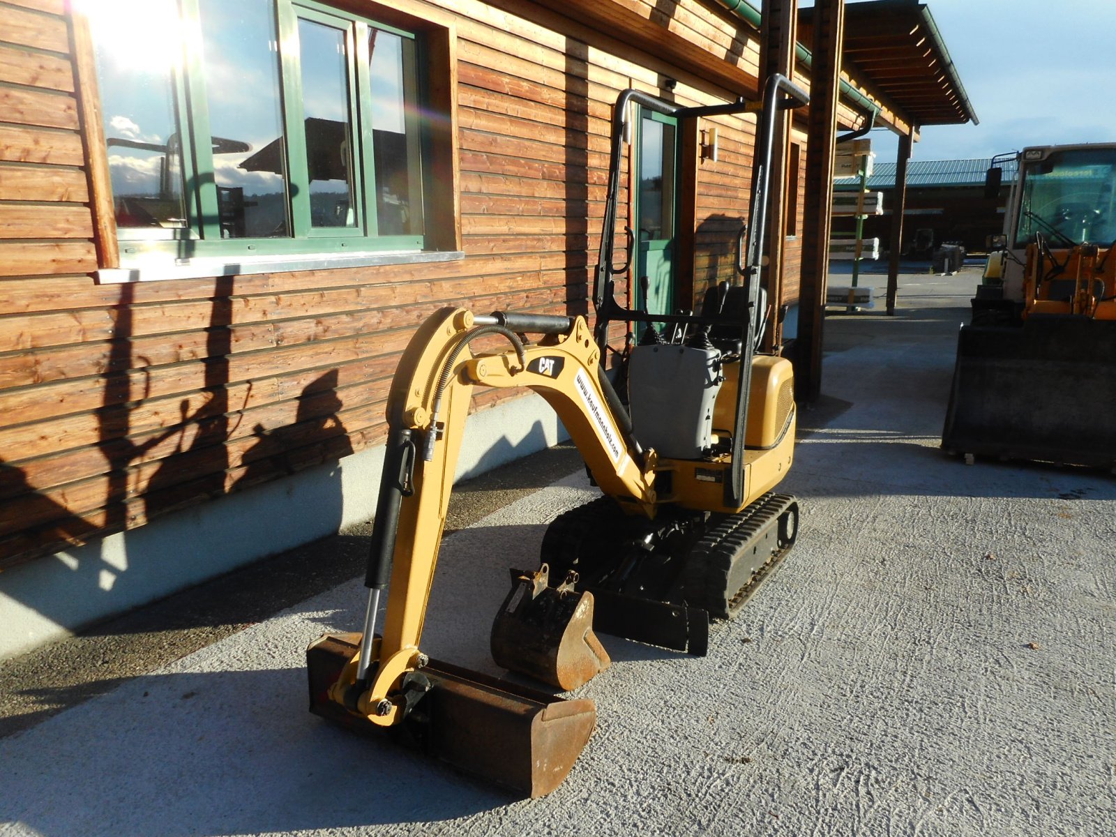 Bagger des Typs CAT 300.9D, Gebrauchtmaschine in St. Nikolai ob Draßling (Bild 2)