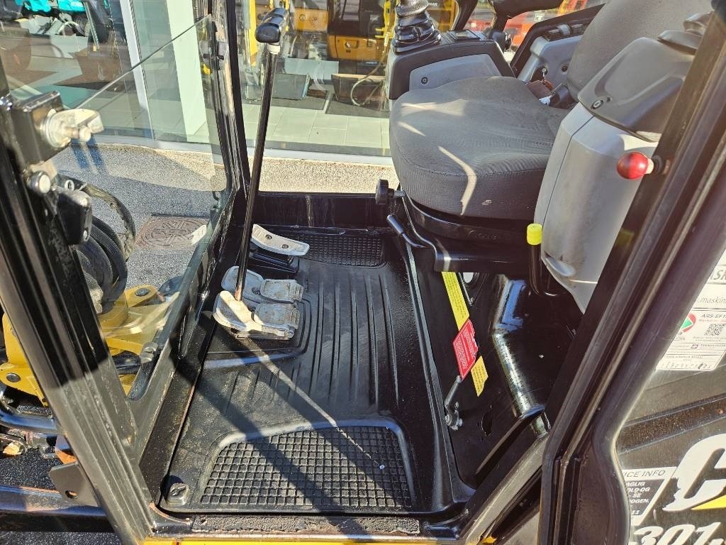 Bagger типа CAT 301.7 D, Gebrauchtmaschine в Fårevejle (Фотография 8)