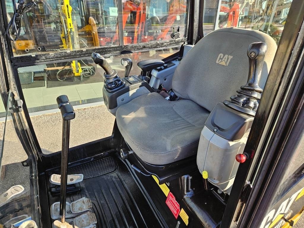 Bagger типа CAT 301.7 D, Gebrauchtmaschine в Fårevejle (Фотография 7)