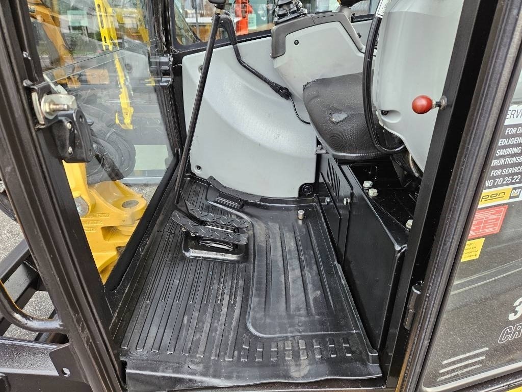 Bagger of the type CAT 302.7 D CR, Gebrauchtmaschine in Fårevejle (Picture 8)