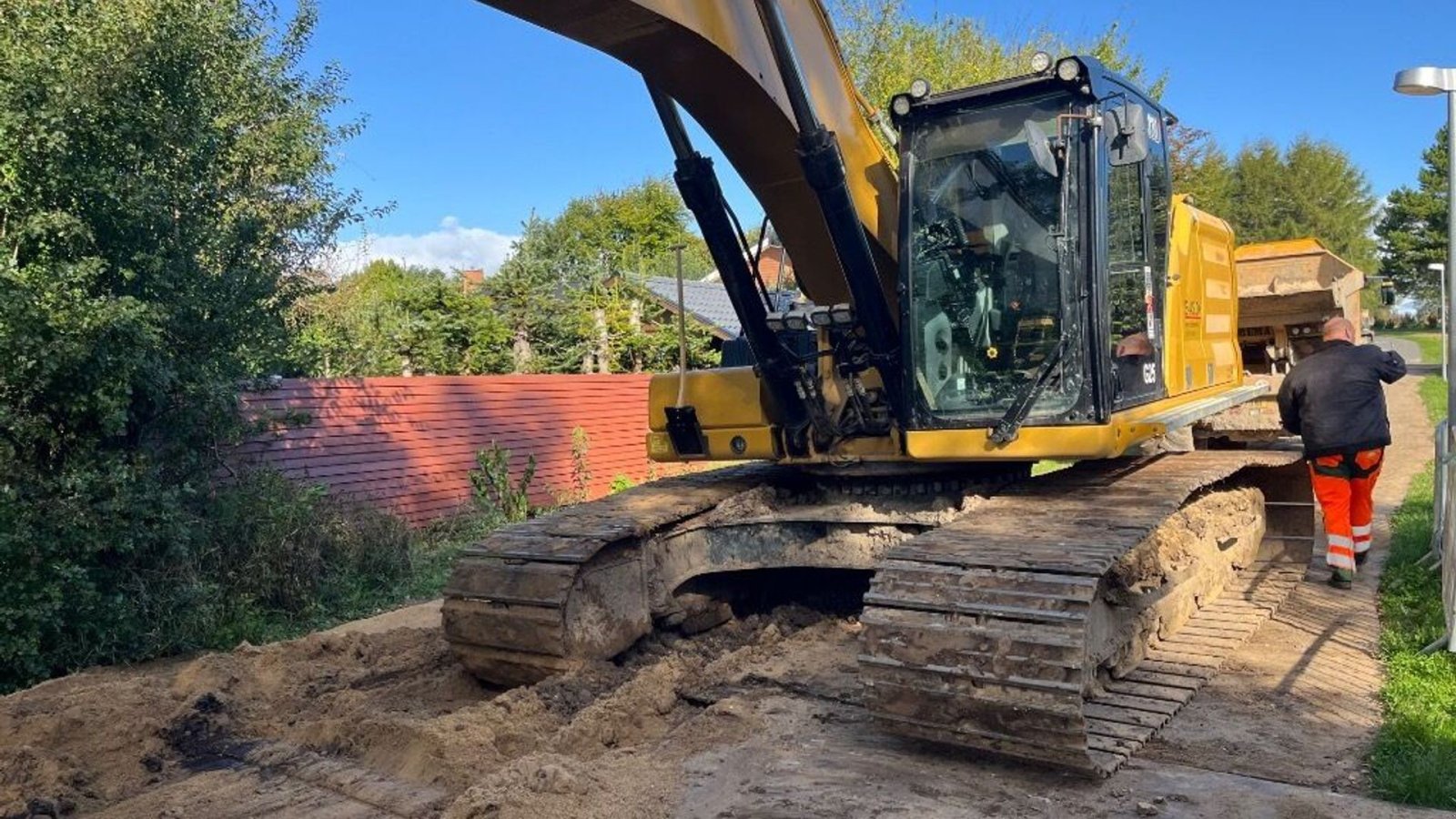 Bagger of the type CAT 330 NG, Gebrauchtmaschine in Rødovre (Picture 1)