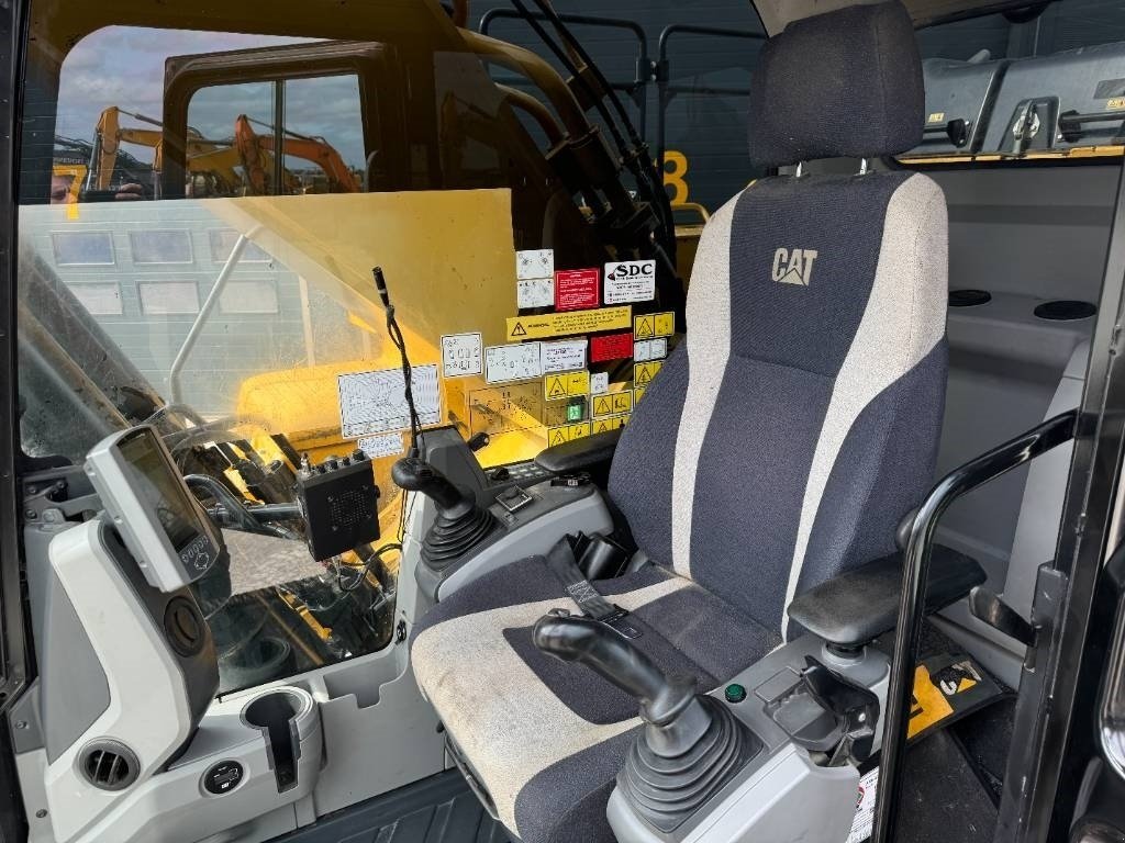 Bagger des Typs CAT 352 FXE, Gebrauchtmaschine in Vojens (Bild 8)