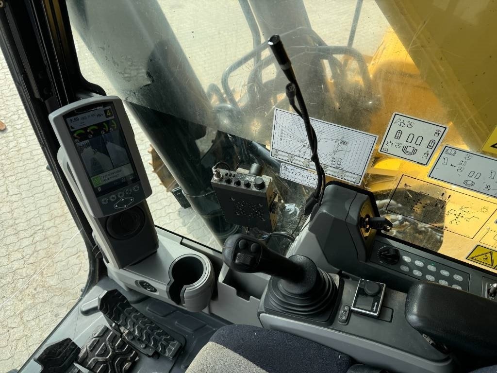 Bagger des Typs CAT 352 FXE, Gebrauchtmaschine in Vojens (Bild 9)