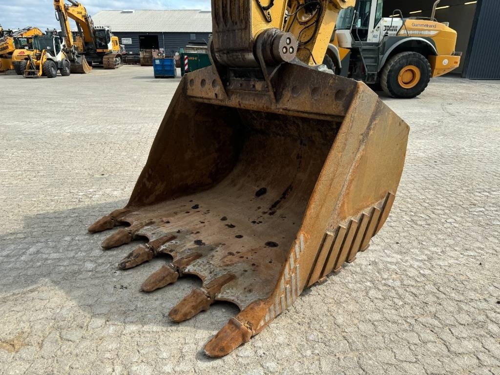 Bagger des Typs CAT 352 FXE, Gebrauchtmaschine in Vojens (Bild 14)