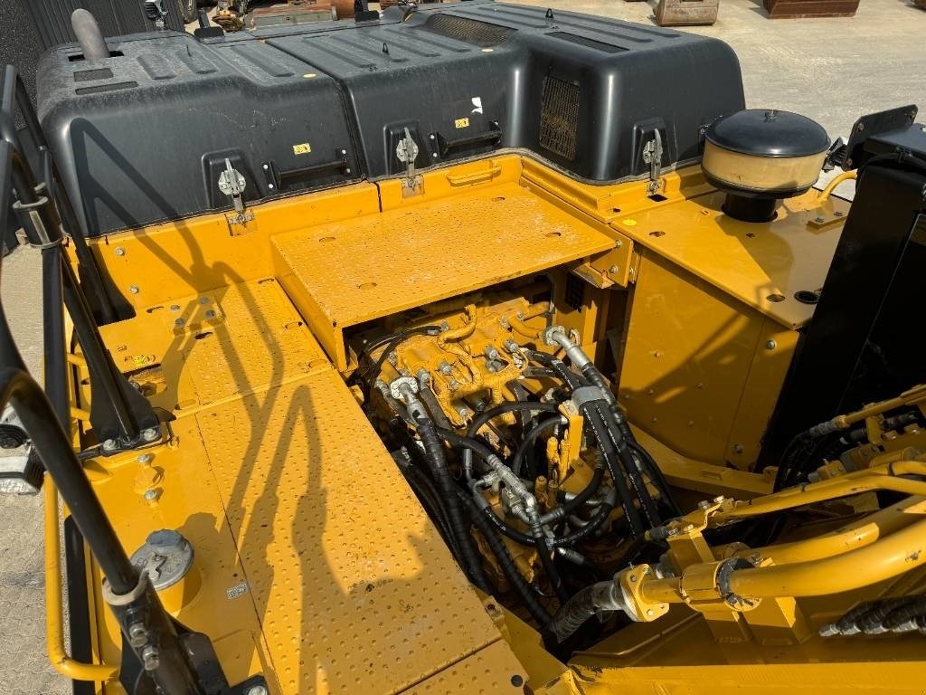 Bagger des Typs CAT 352 FXE, Gebrauchtmaschine in Vojens (Bild 15)