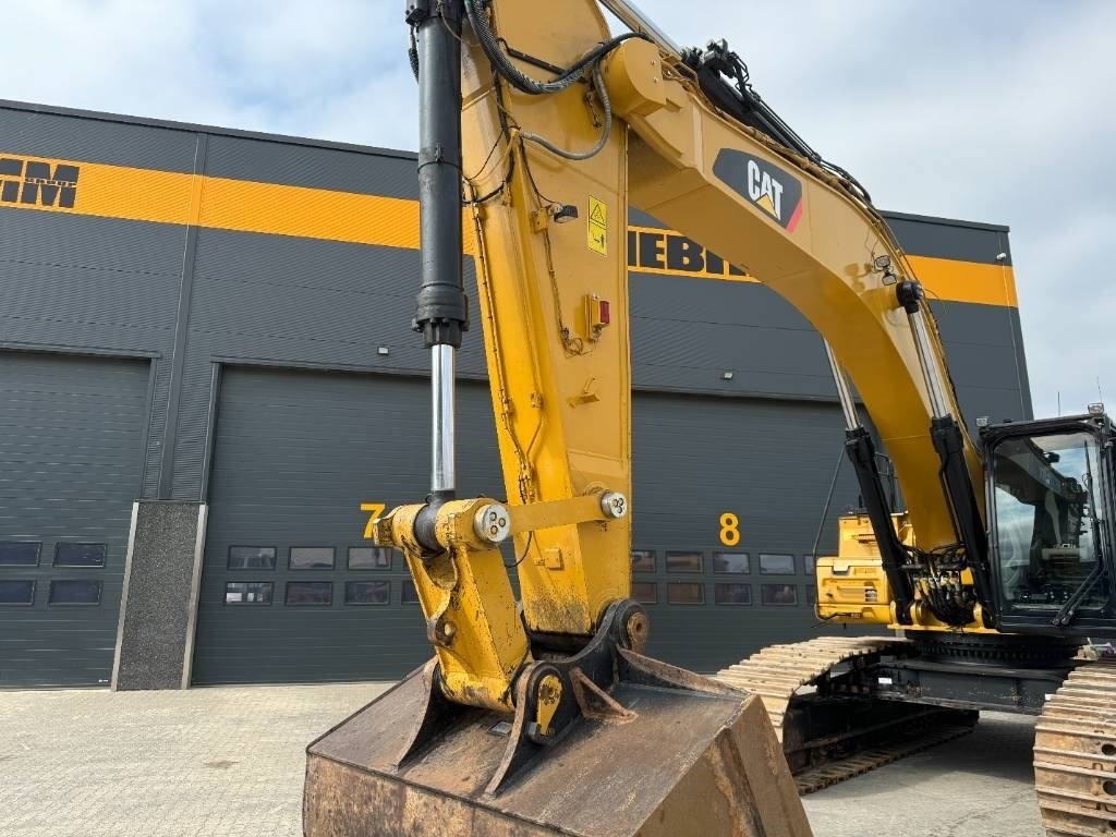 Bagger des Typs CAT 352 FXE, Gebrauchtmaschine in Vojens (Bild 12)