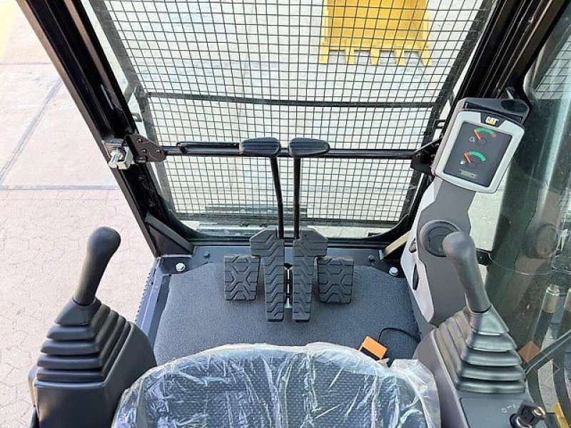 Bagger от тип Caterpillar 320D3, Gebrauchtmaschine в Kaunas (Снимка 13)