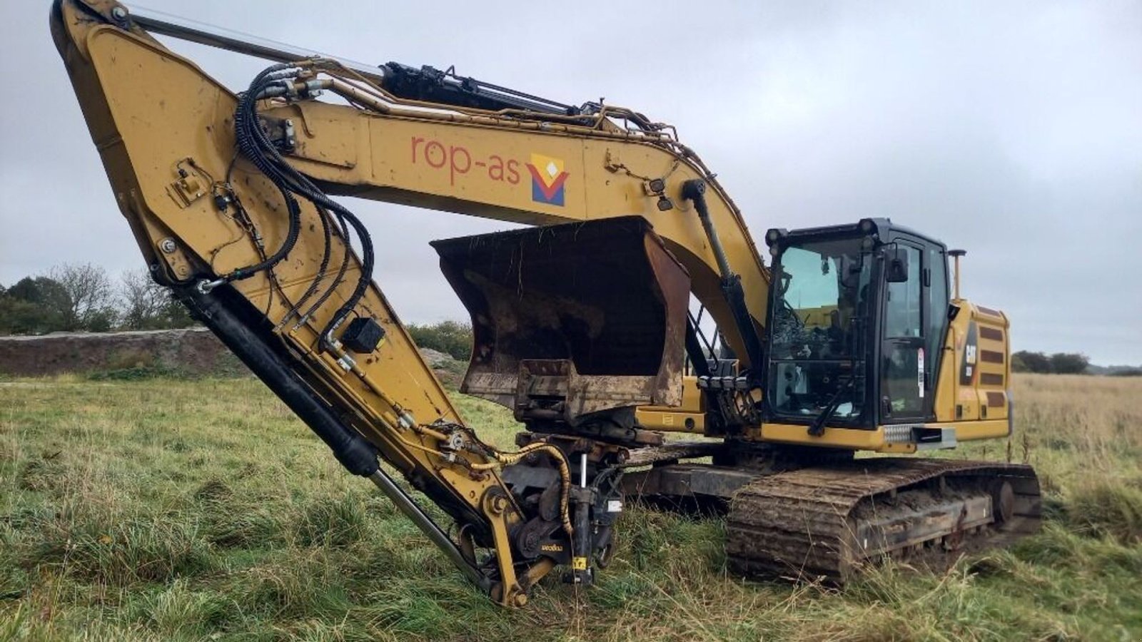 Bagger typu Caterpillar 323, Gebrauchtmaschine v Rødovre (Obrázek 1)