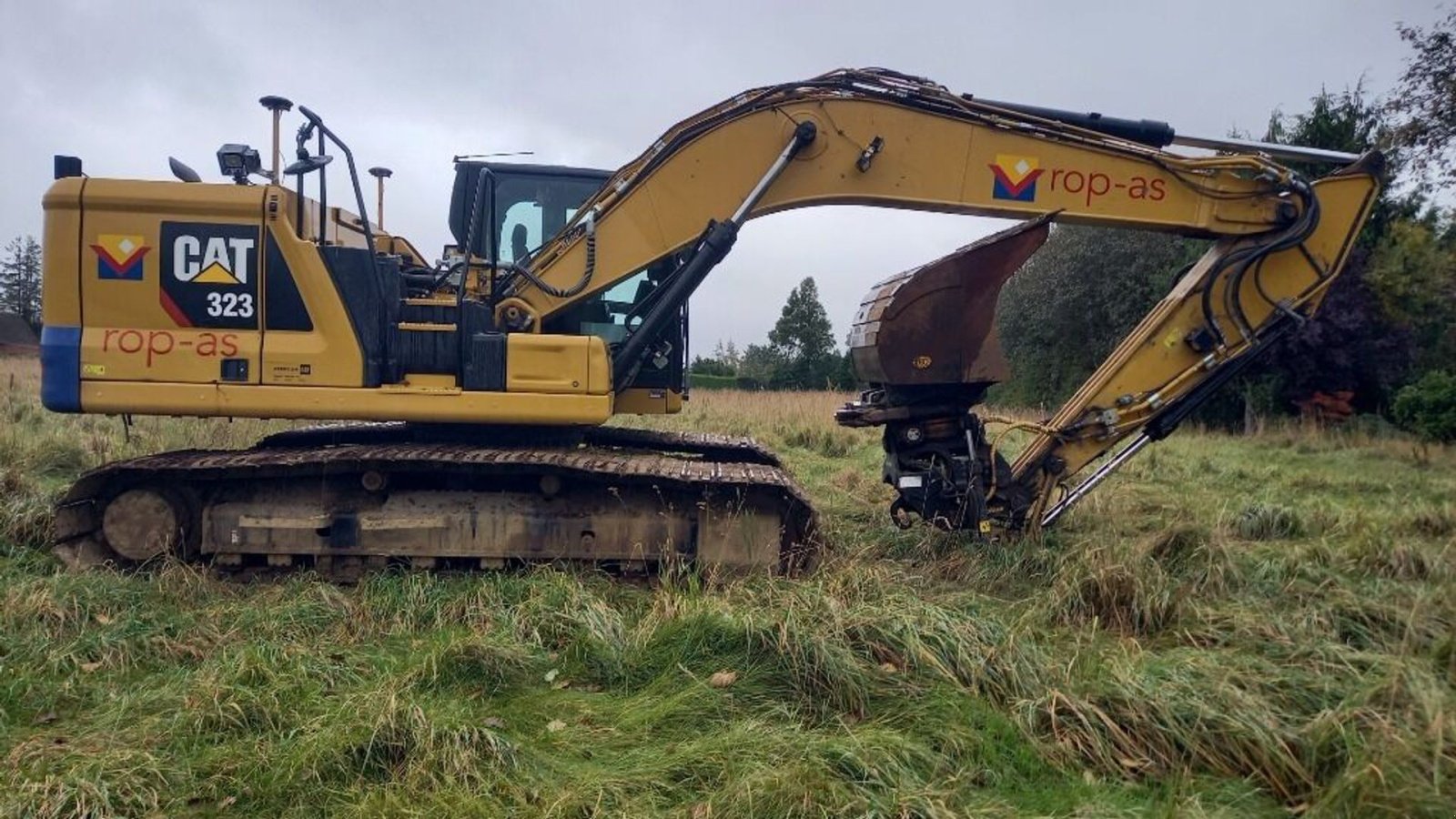 Bagger typu Caterpillar 323, Gebrauchtmaschine v Rødovre (Obrázek 4)