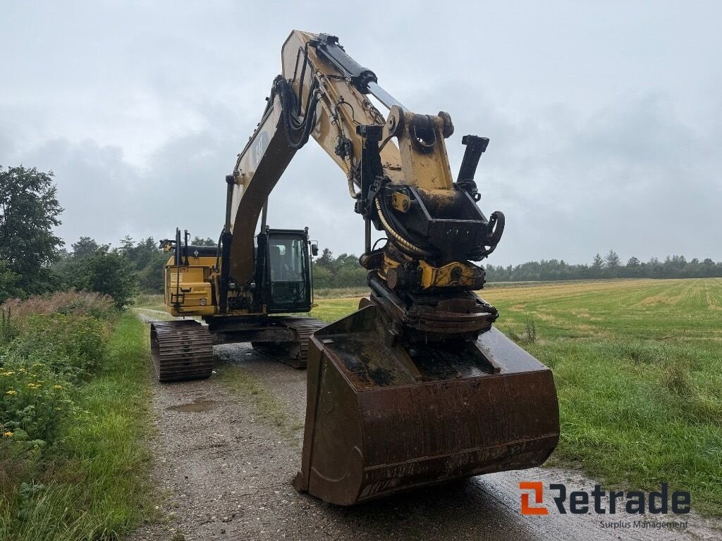Bagger tipa Caterpillar 330 F, Gebrauchtmaschine u Rødovre (Slika 2)