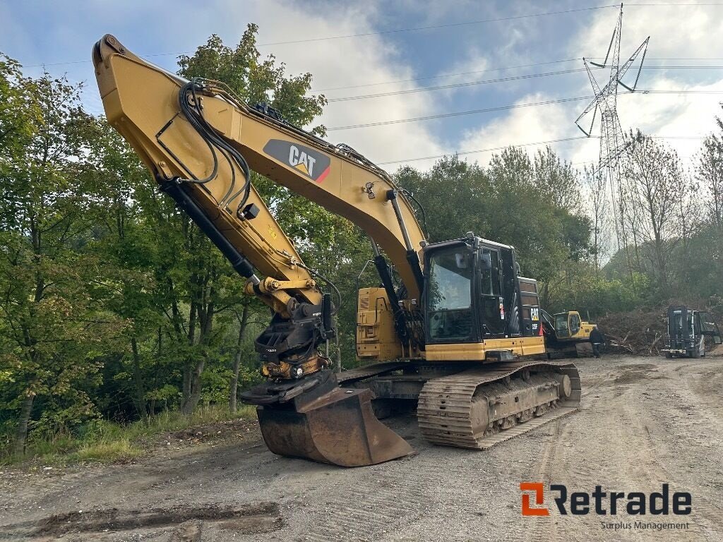 Bagger типа Caterpillar 335 FLCR, Gebrauchtmaschine в Rødovre (Фотография 2)