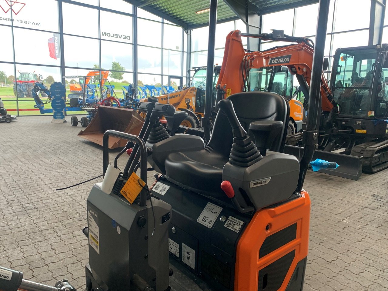 Bagger typu Develon DEVELON DX10Z-7 MINI, Gebrauchtmaschine w Jelling (Zdjęcie 4)