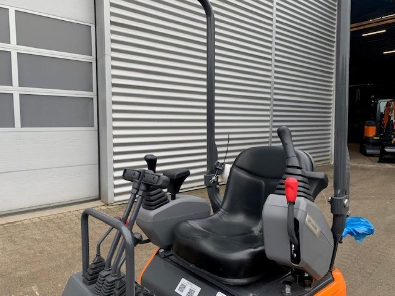 Bagger of the type Develon DEVELON DX10Z-7 MINI, Gebrauchtmaschine in Jelling (Picture 4)