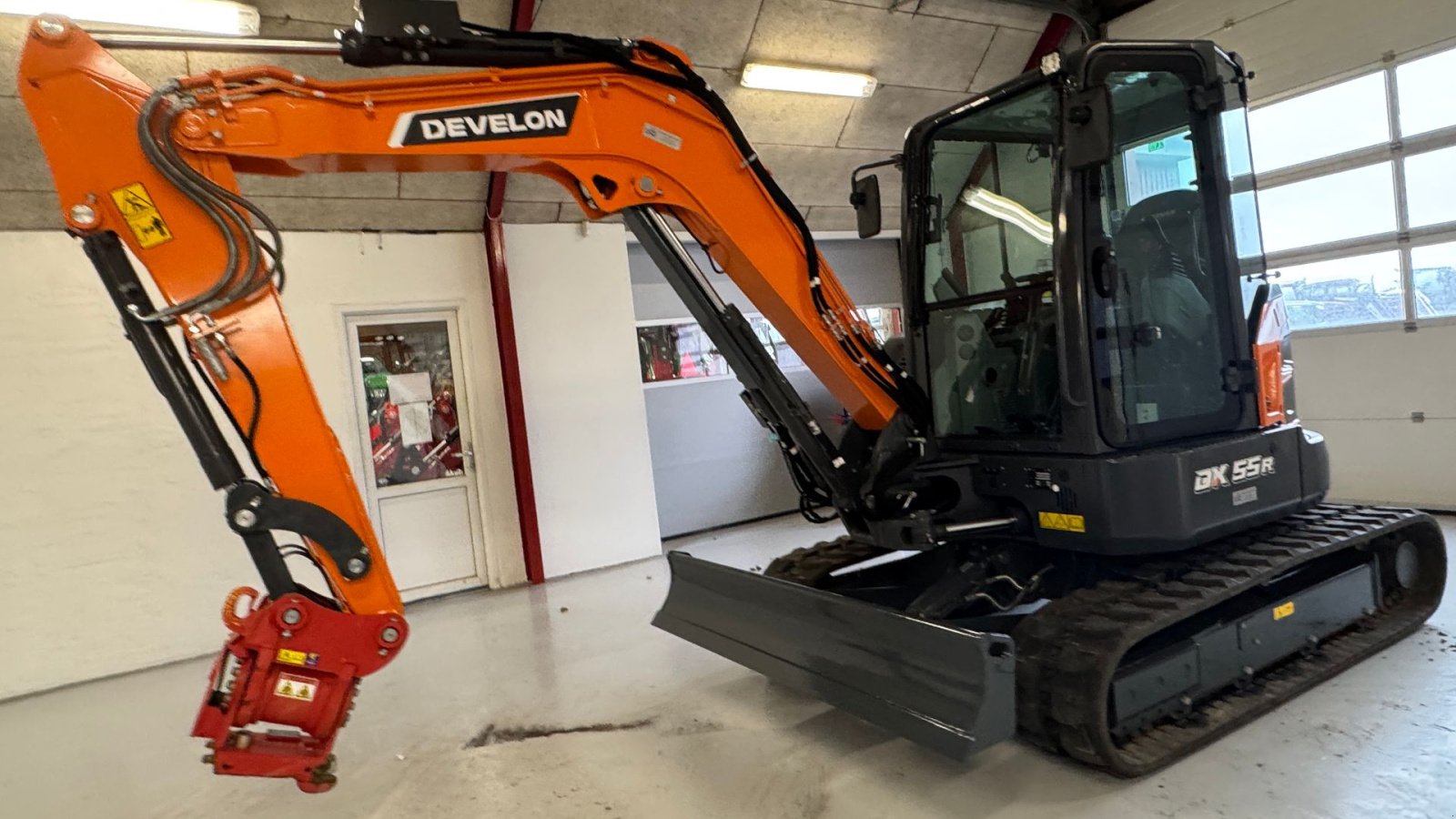 Bagger от тип Develon DX55R-7 KUN 27 TIMER OG TILTSKIFTE!, Gebrauchtmaschine в Nørager (Снимка 3)