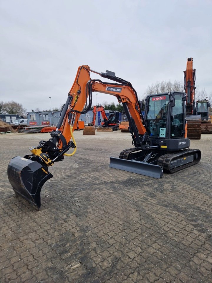 Bagger tipa Develon DX55R-7, Gebrauchtmaschine u Jelling (Slika 1)