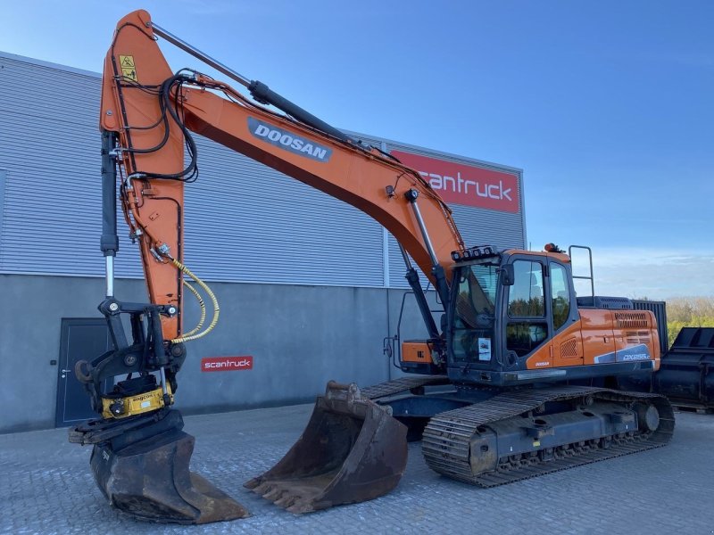 Bagger del tipo Doosan DX255LC-5, Gebrauchtmaschine In Skive (Immagine 1)