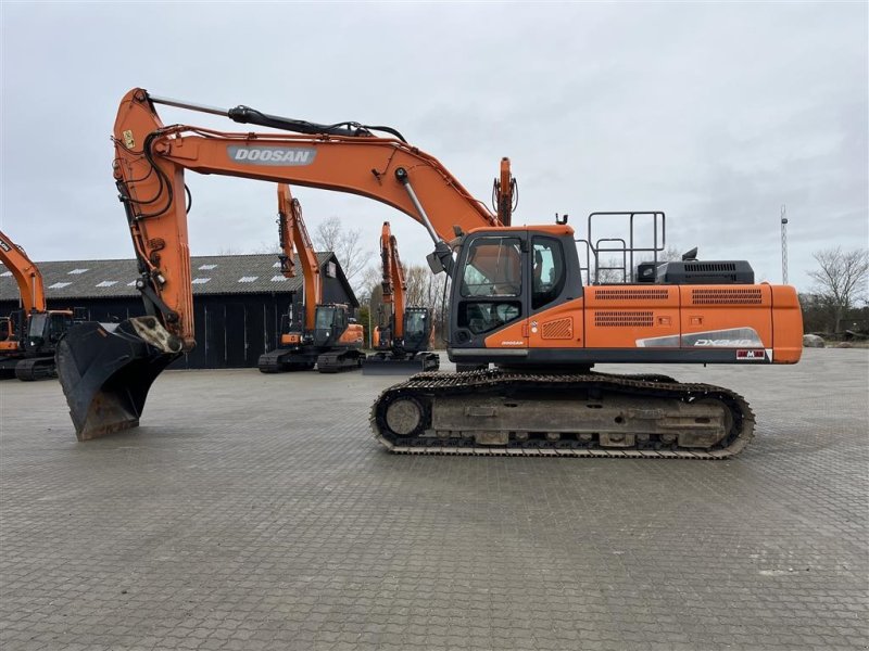 Doosan DX340LC-5, Gebrauchtmaschine, Baujahr: 2017, Betriebsstunden / Hektar: 6472 (Bild 1) Bagger des Typs Doosan DX340LC-5, Gebrauchtmaschine in Kalundborg (Bild 1)