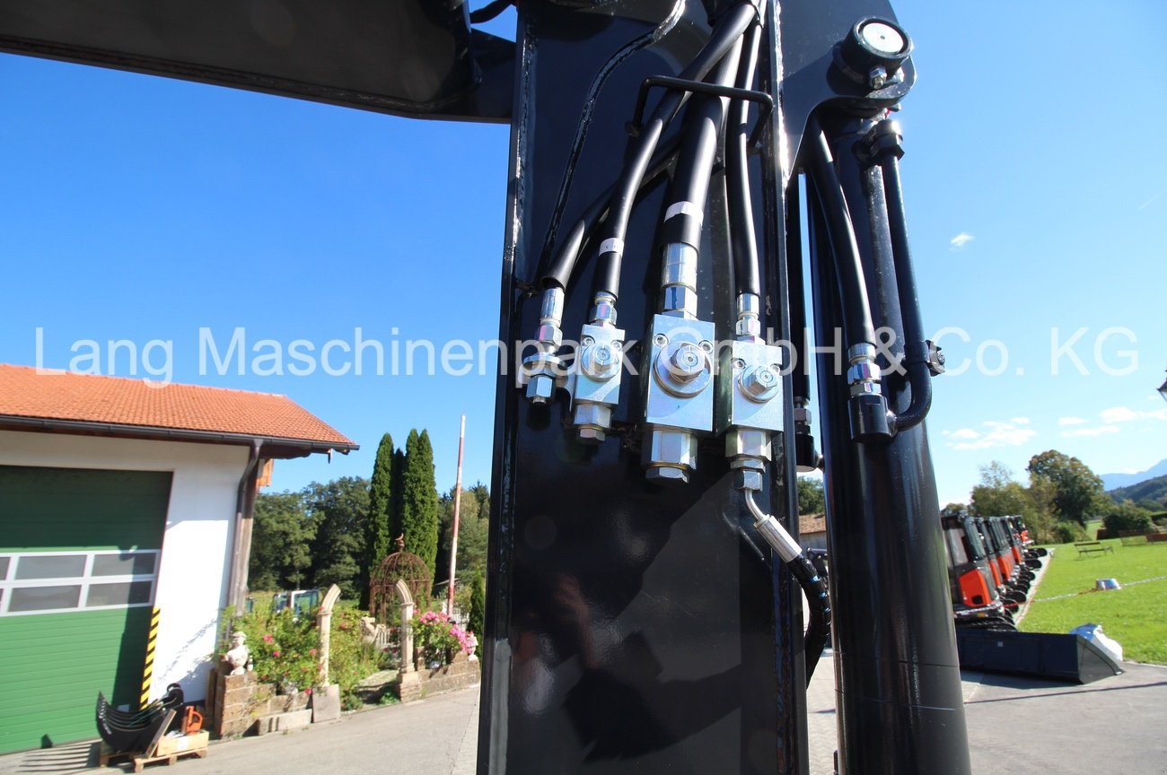 Bagger des Typs Eurocomach 100 TR, Neumaschine in Petting (Bild 12)