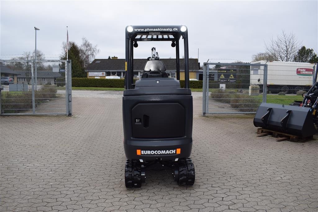 Bagger des Typs Eurocomach 22 SR FABRIKS NY 2022 MODEL COMPACT TILT ROTATOR, Gebrauchtmaschine in Fredensborg (Bild 4)