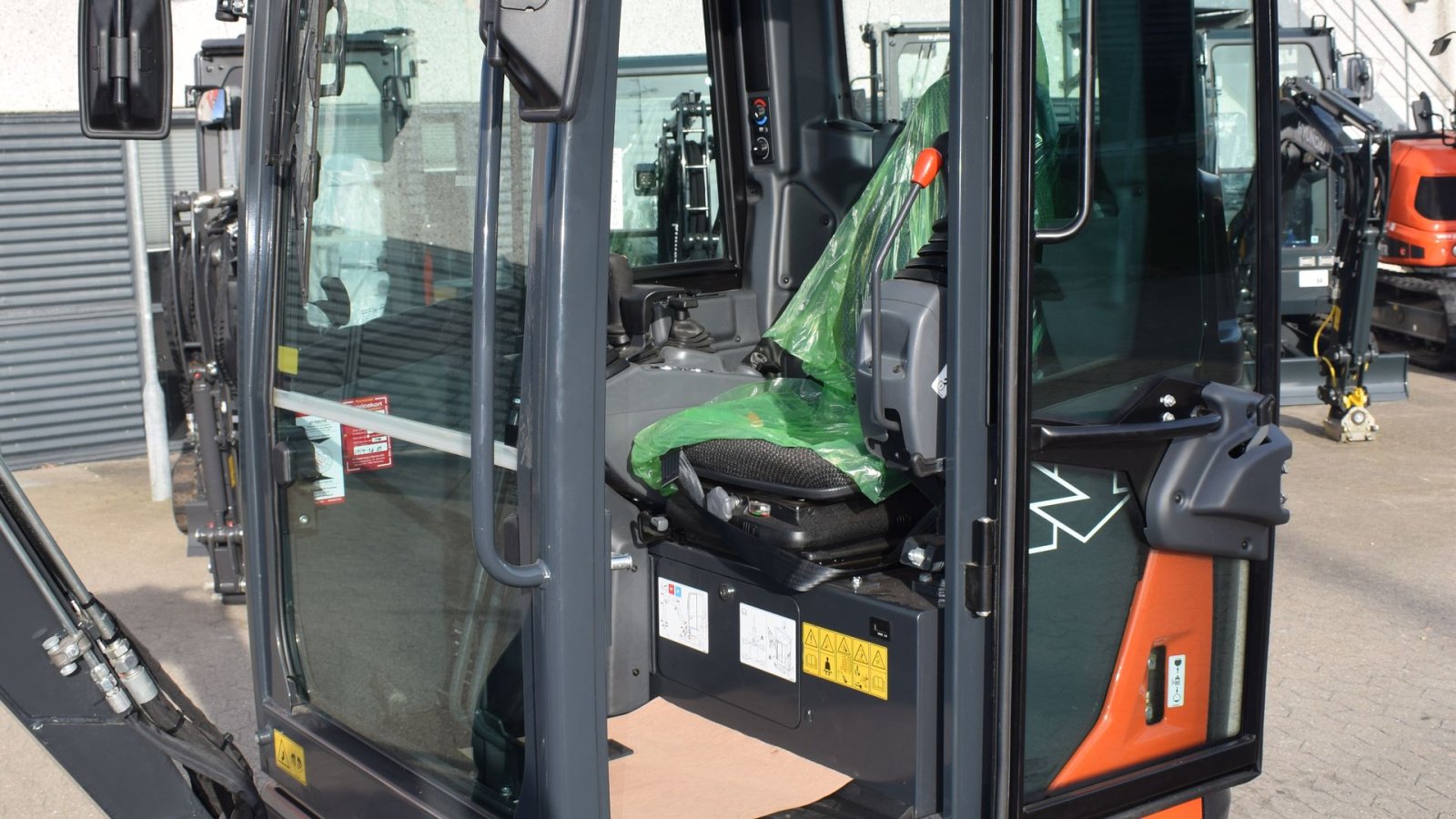 Bagger типа Eurocomach 22 SR, Gebrauchtmaschine в Fredensborg (Фотография 15)
