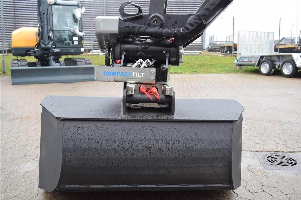Bagger of the type Eurocomach 25 ZT COMPACTTILT ROTATOR CTR3, SMØRESYSTEM, Gebrauchtmaschine in Fredensborg (Picture 10)