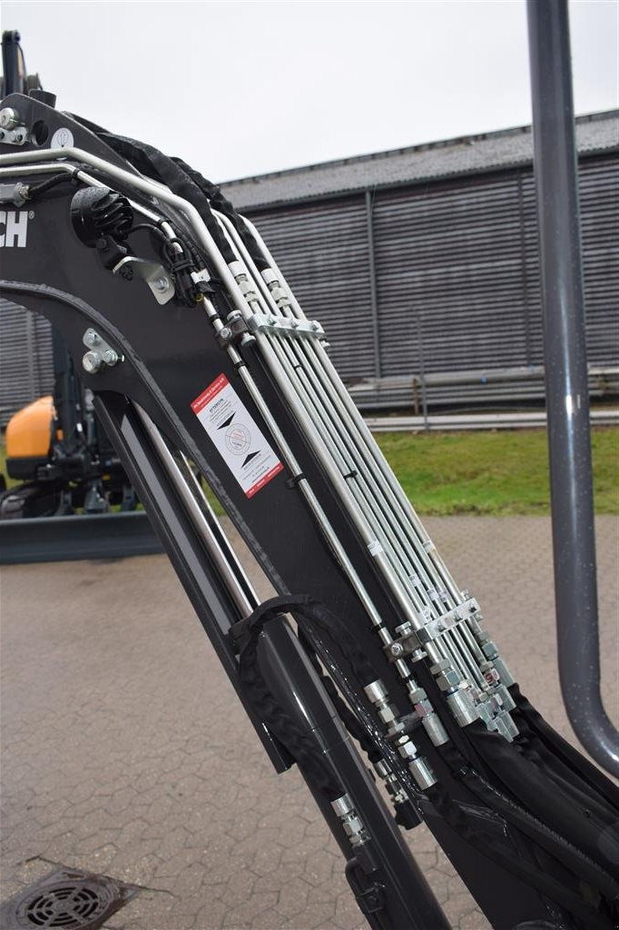 Bagger of the type Eurocomach 25 ZT COMPACTTILT ROTATOR CTR3, SMØRESYSTEM, Gebrauchtmaschine in Fredensborg (Picture 13)