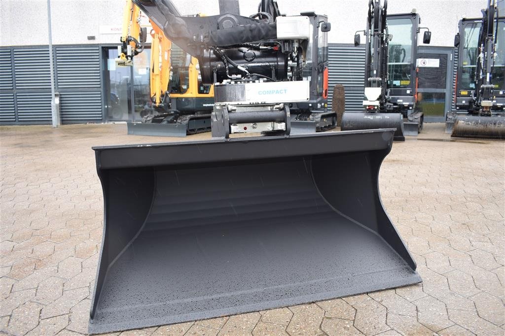 Bagger of the type Eurocomach 25 ZT COMPACTTILT ROTATOR CTR3, SMØRESYSTEM, Gebrauchtmaschine in Fredensborg (Picture 11)